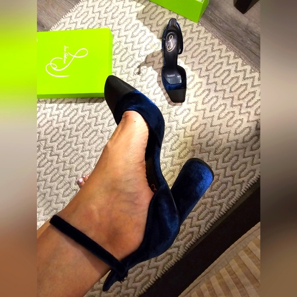 Sam Edelman brand new blue velvet ancle strap hills. Size 8 - Picture 8 of 8